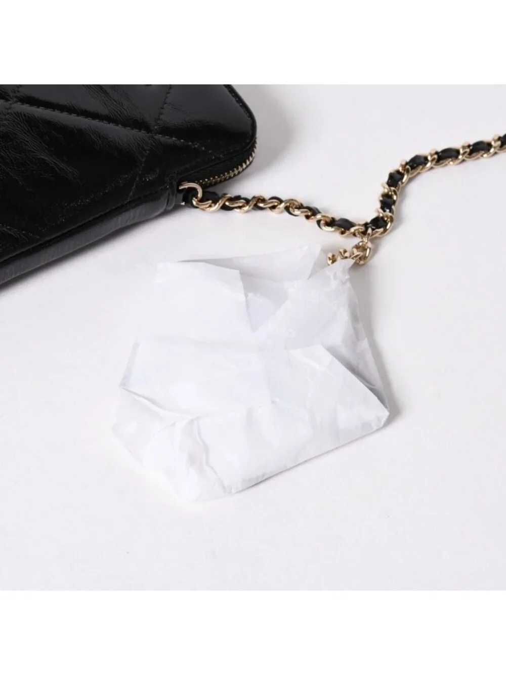 Chanel Chain Shoulder Shiny Patent Leather Quilted CC Logo Phone Case